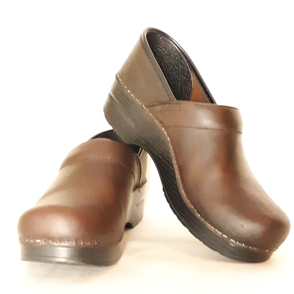 Dansko Shoes - Dansko | Brown leather Women's size 38 clog (us 8)